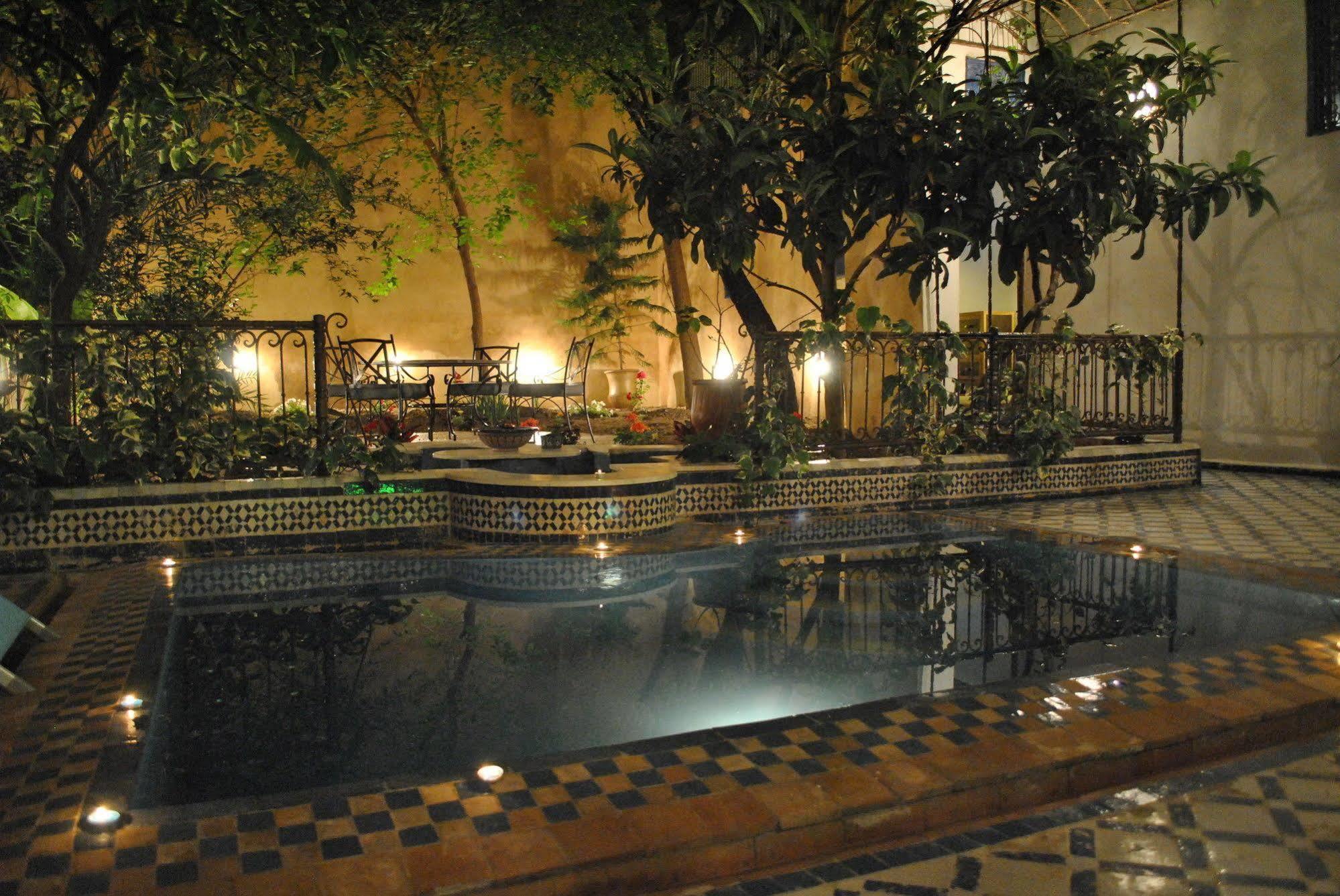 R'Mila Medina Fez Hotel Екстериор снимка