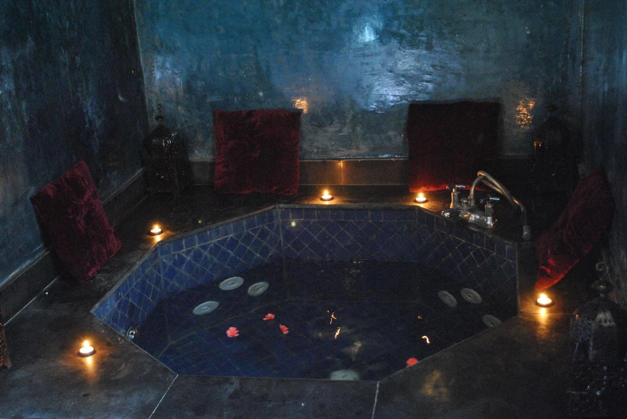 R'Mila Medina Fez Hotel Екстериор снимка