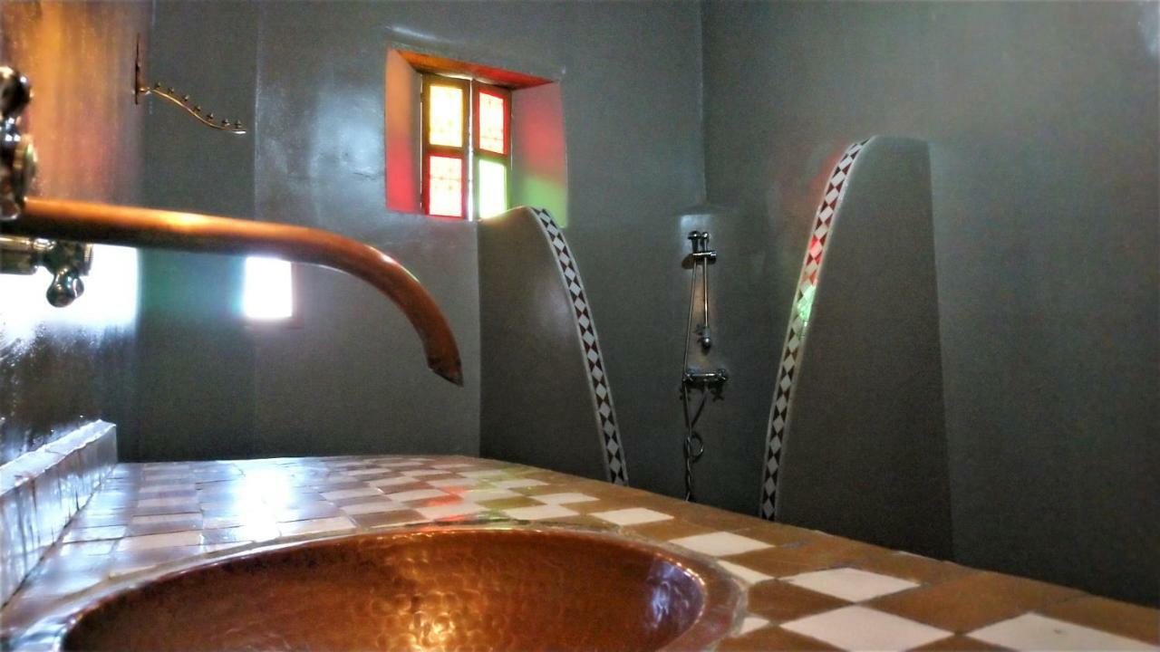 R'Mila Medina Fez Hotel Екстериор снимка